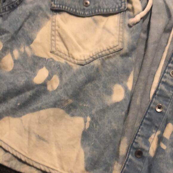 American Eagle Bleached Denim Cropped Hooded Jean Jacket Shacket Size Small - Picture 5 of 5